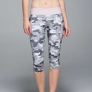 Lululemon Passion Crop - Lotus Camo